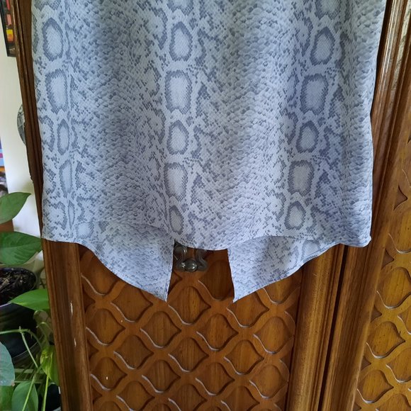 ATTENTION Snakeskin Split Back Shell Tank NWT! - Size XS - Picture 5 of 16